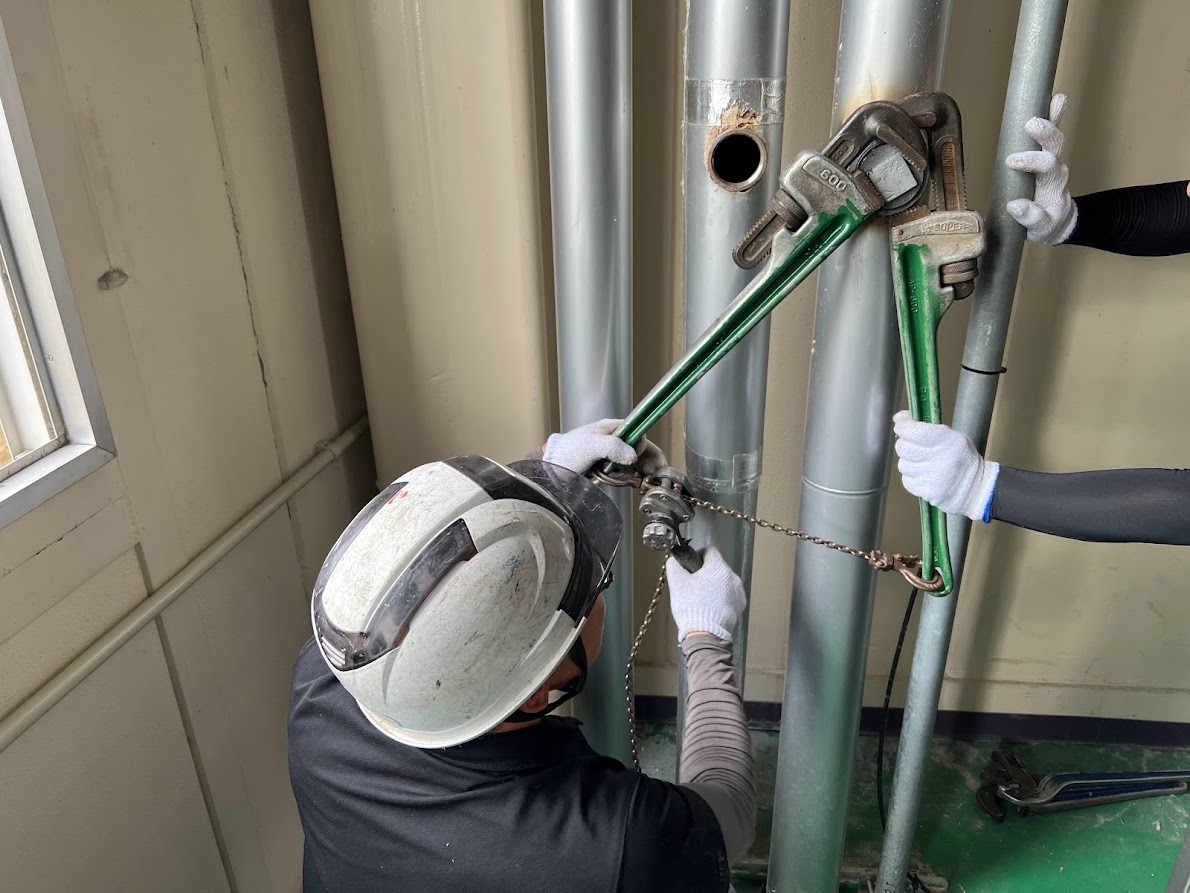 配管工具作業